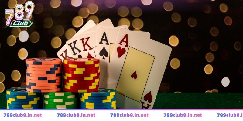 Bàn chơi game bài poker online với nhiều người tham gia